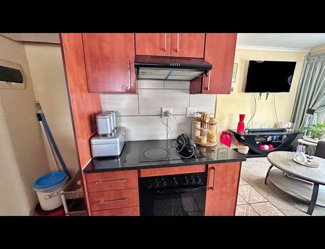 2 BEDROOM HOUSE FOR SALE IN SOSHANGUVE EAST EXT 4